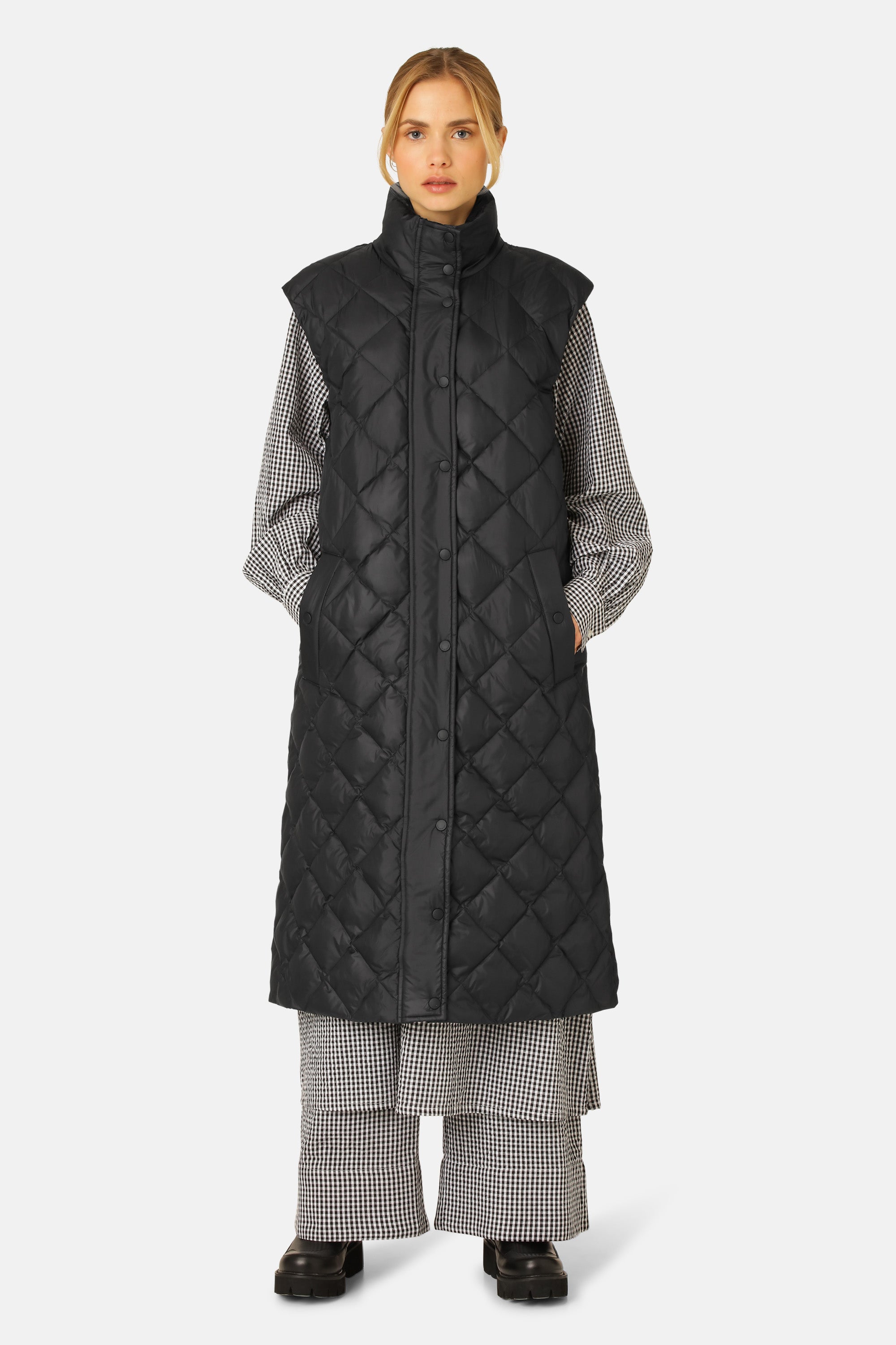 Ilse Jacobsen Hornbæk Outerwear Lange Daunenweste Vest 001 Black